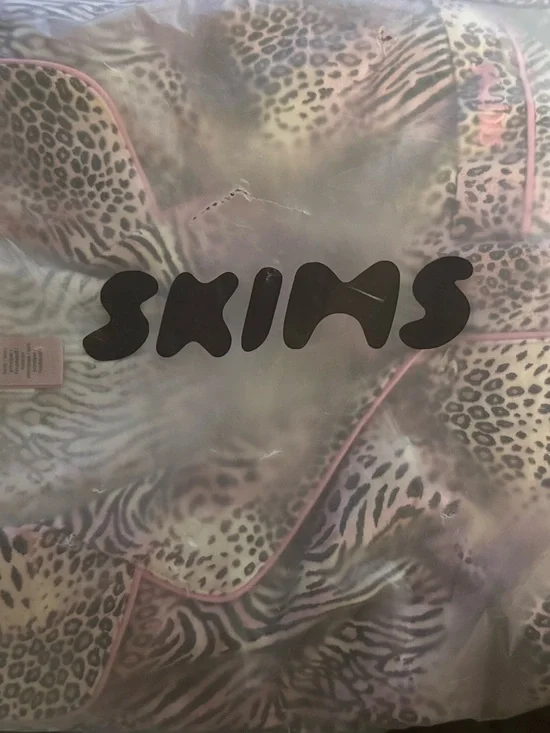 SKIMS NWT Bloom Mini Multi Animal Print Pajama Set - Picture 3 of 3